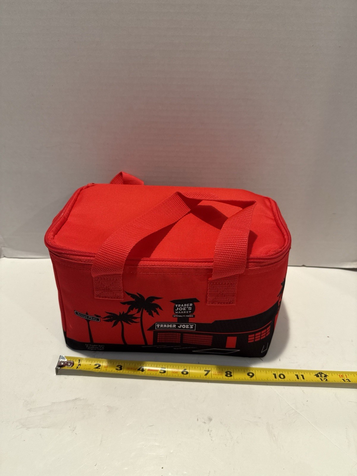 Trader Joes Small 1.5 Gal Reusable Insulated Shopping Bag Cooler Red Carry Tote