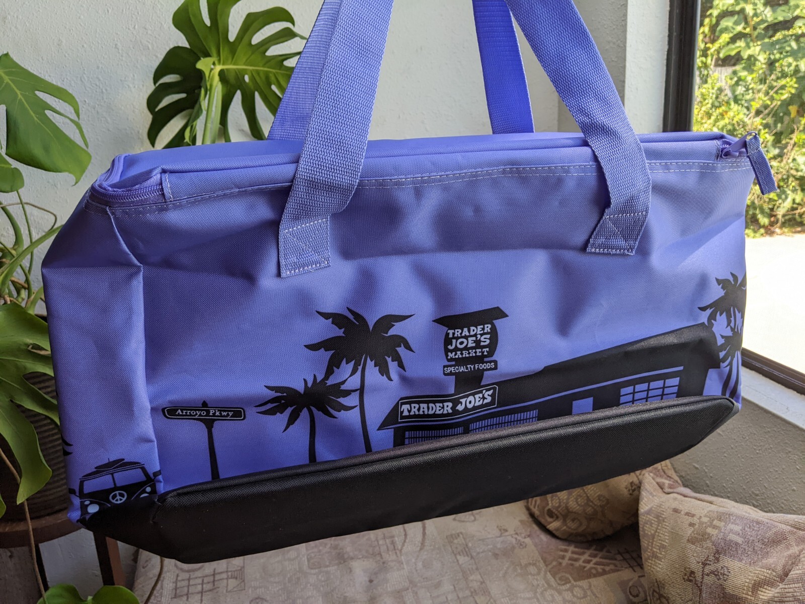 Trader Joe’s Large Insulated Reusable Tote Cooler Bag Lavender Purple 8 Gallon