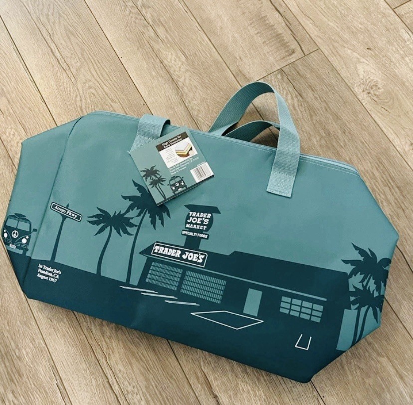 Trader Joe’s Large Insulated Shopping Bag 8 Gallon Dusted Green-Blue Reusable
