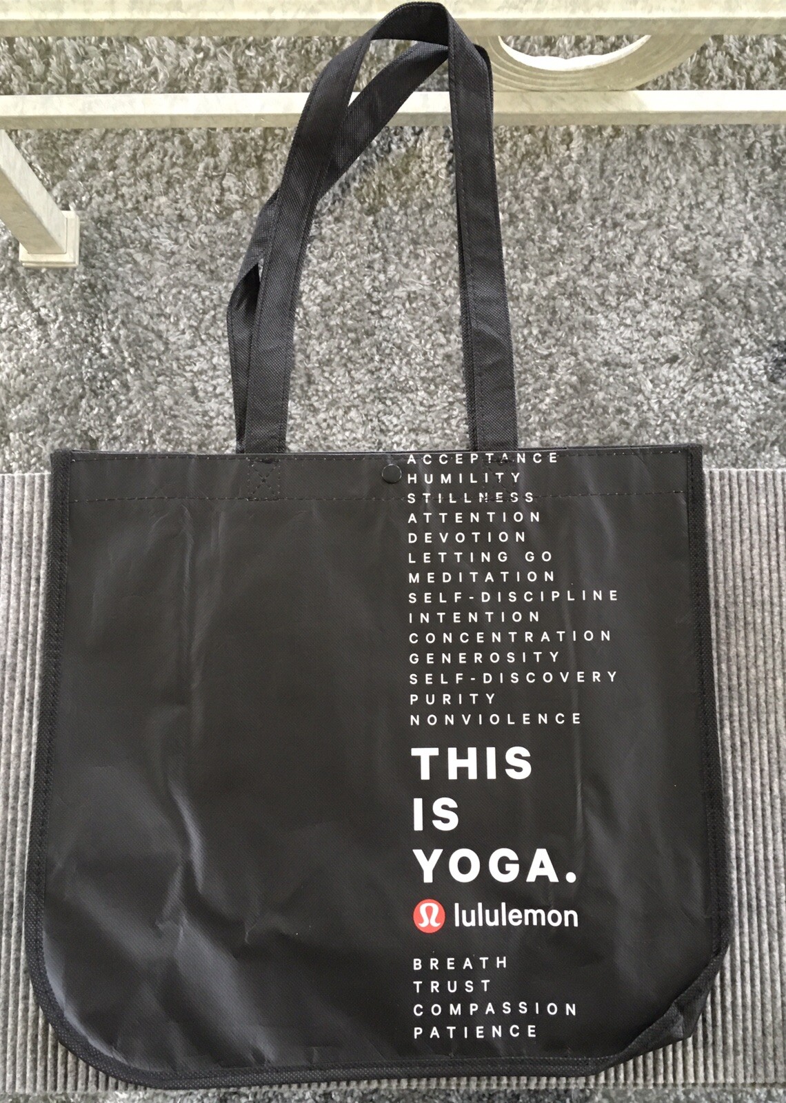 Lululemon Reusable Large Shopping Bag Black This Is Yoga Pre-Owned with Snap Top