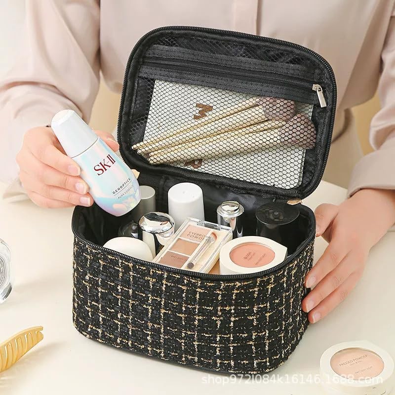 GOSATYUM Plaid Travel Makeup Bag, Portable Toiletries Organizer, black