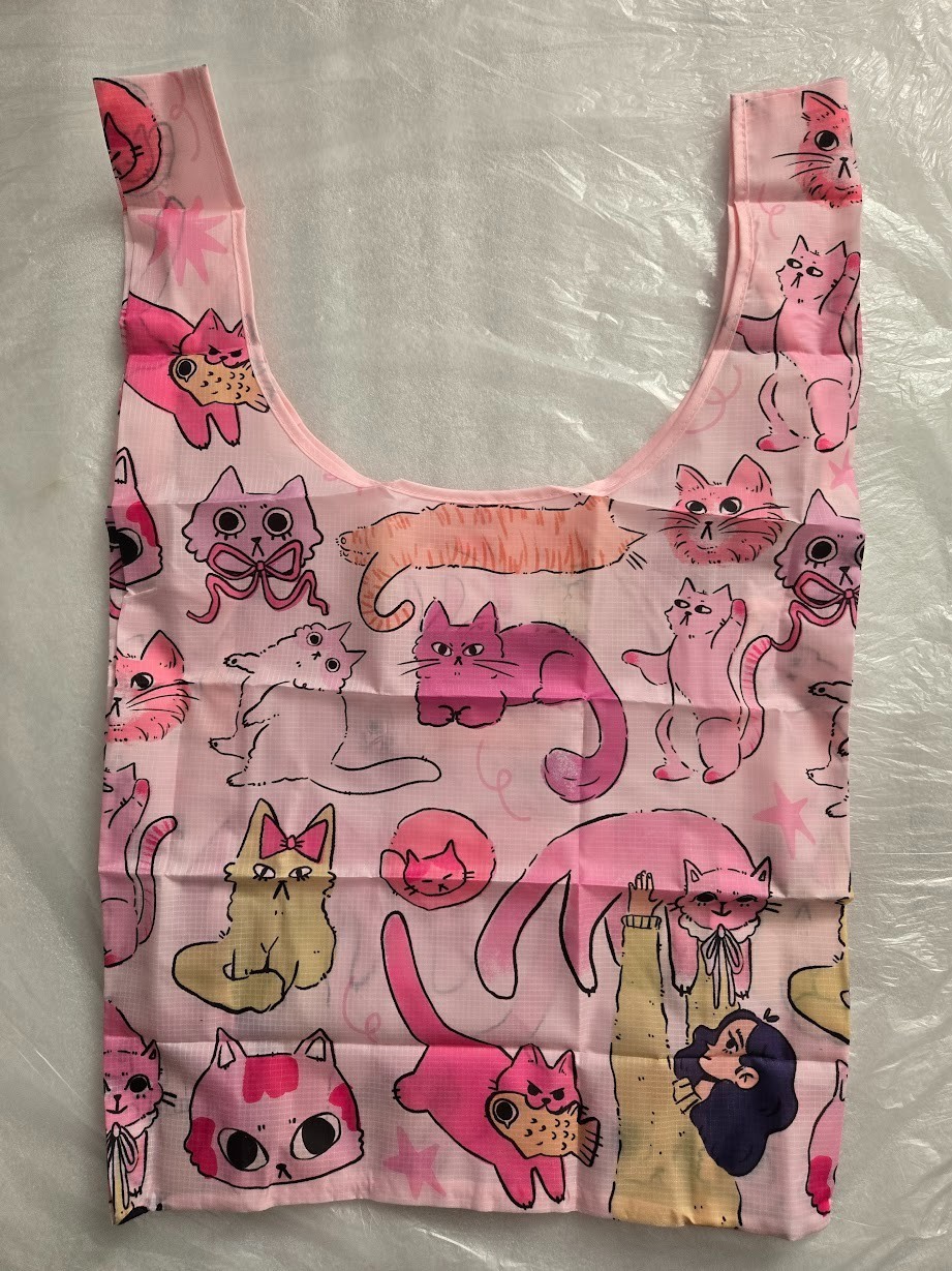 Standard Reusable Bag Arty Pink Cat Foldable Tote 16″ x 25″ x 5″ Pink/Multicolor