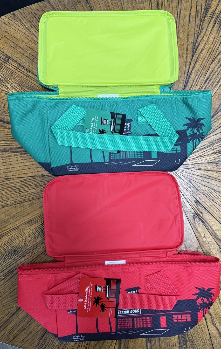 🟩 Trader Joes Mini Insulated Bag Set of 2 Red Green Limited Edition Holiday 🟥