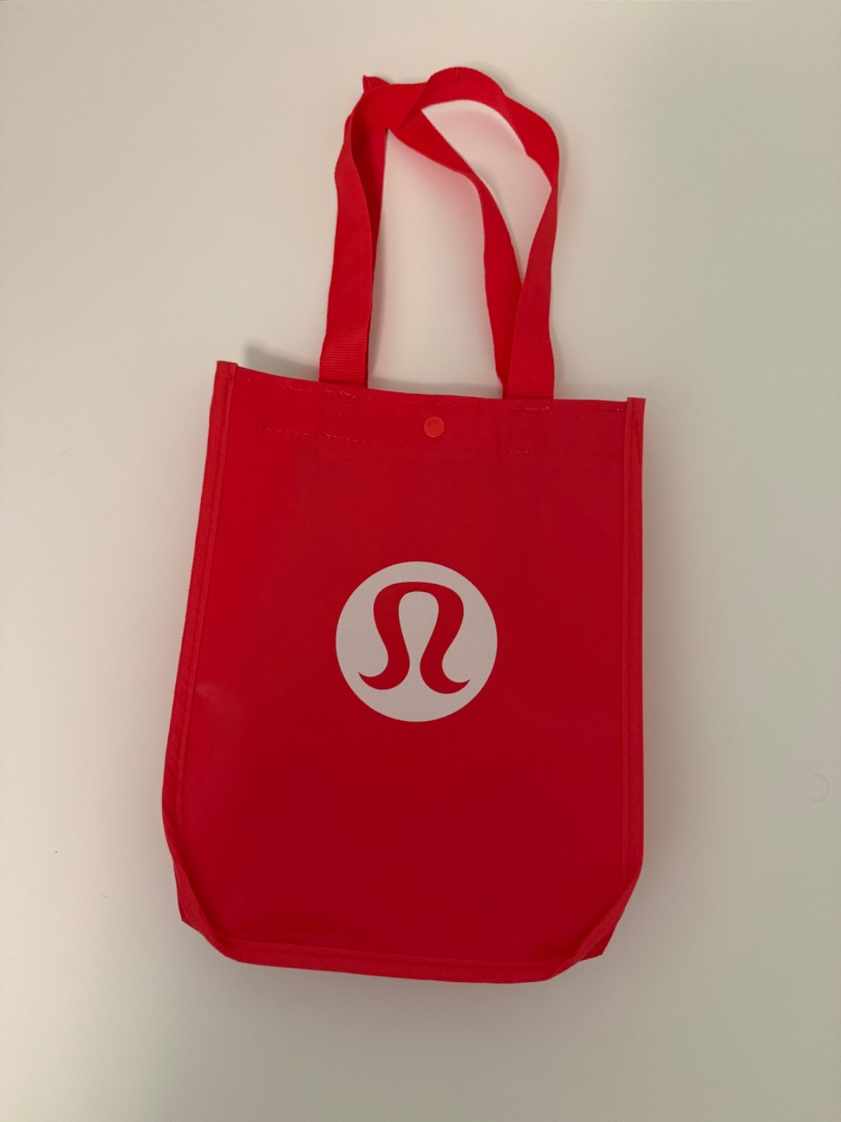 Lululemon Red and White ‘Made To Feel’ Reusable Tote Bag Excellent Condition