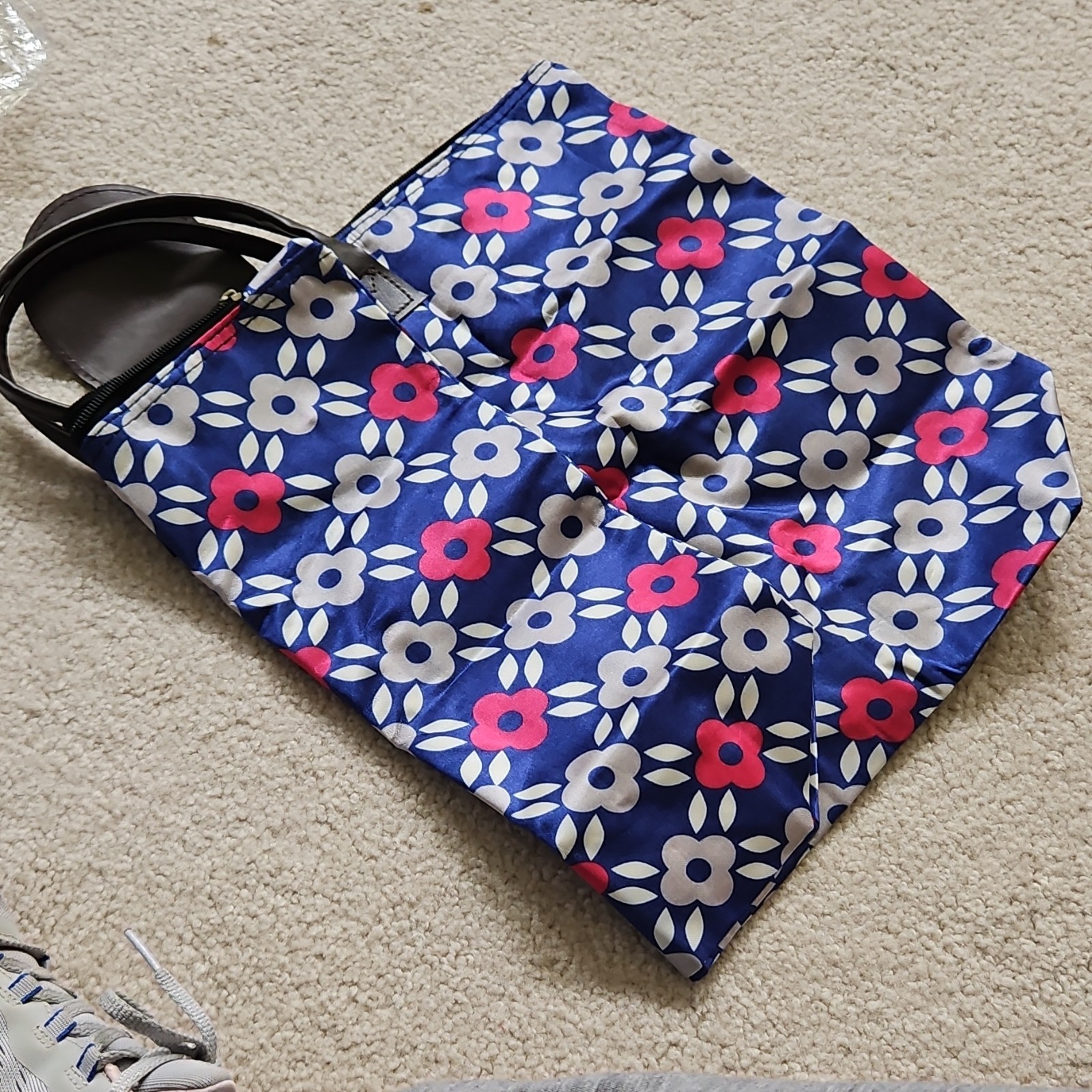 innov8 home Foldable Floral Tote Shopping Bag Blue Floral Print Zipper