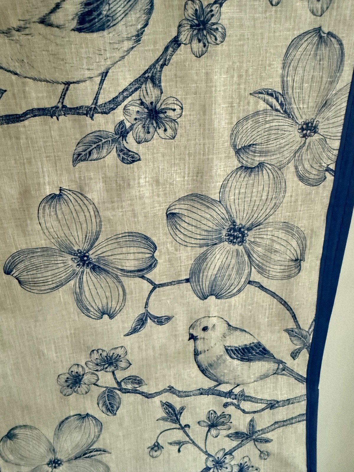HOMEGOODS REUSABLE LARGE TOTE SHOPPING BAG NEW BLUE WHITE TOLE BLOSSOMS BIRD