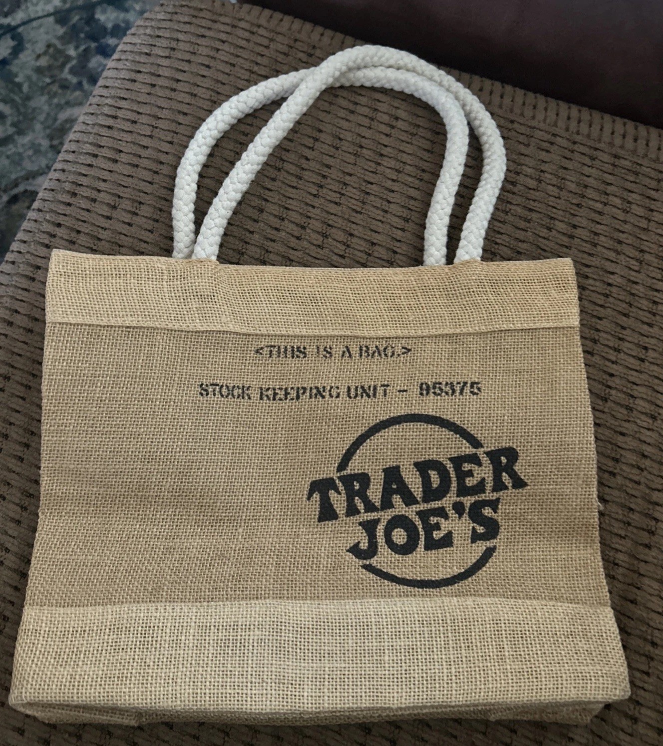 NWOT Trader Joe’s Jute Tote Bag HTF – Rare reusable Travel Casual Natural