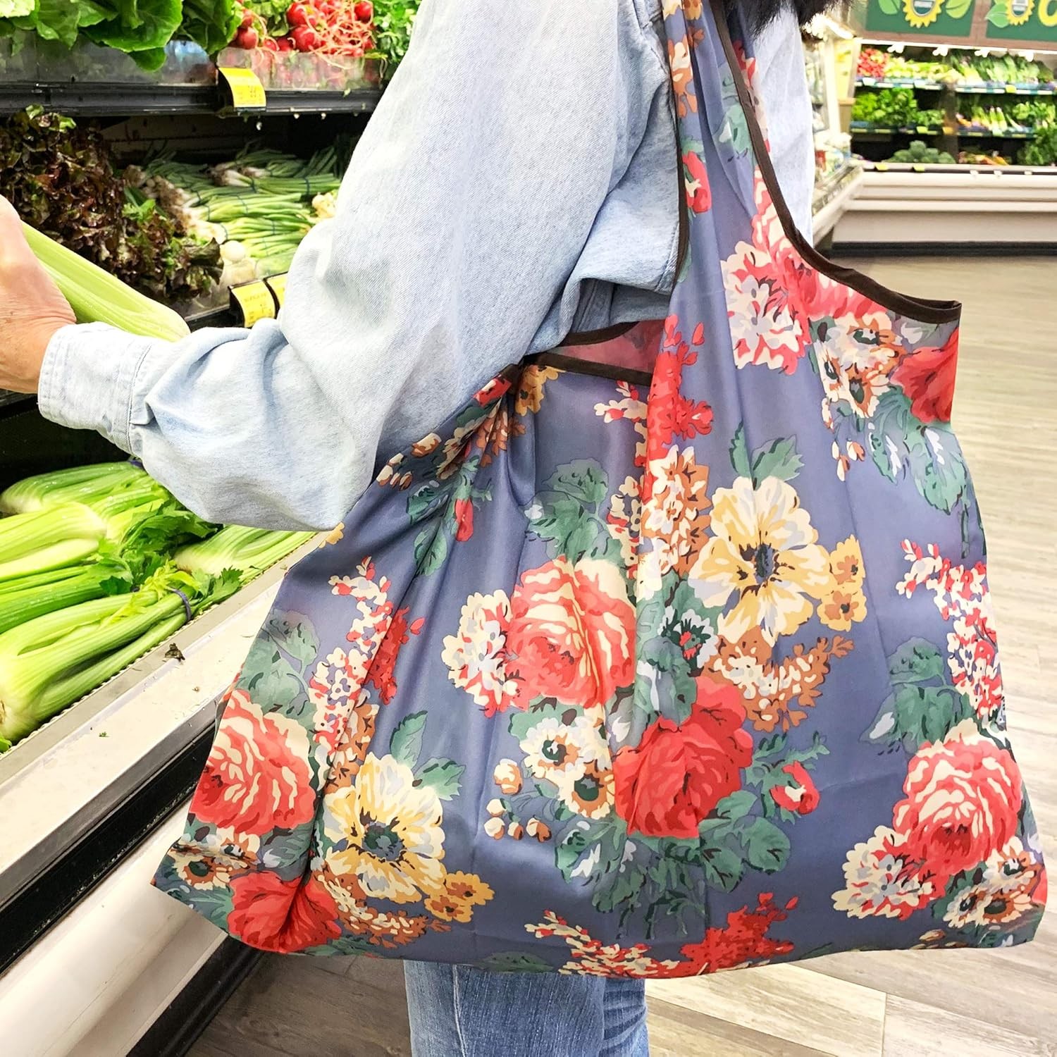 Large Nylon Reusable Shopping Bag Grocery Tote Foldable Roses on Khaki