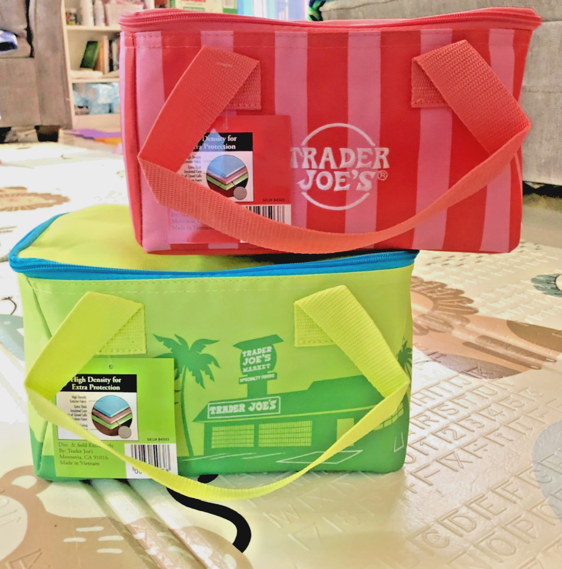 2pcs – Red Strip & Green Trader Joe’s 2026 Mini Insulated Tote In Hand Fast Ship