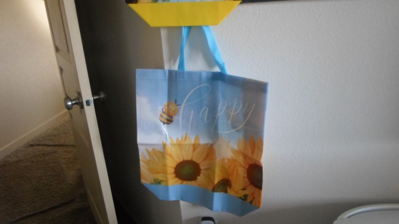 Reusable shopping bags- sunflowers&bees and sunflowers -1-20×18 & 1-18×14-China