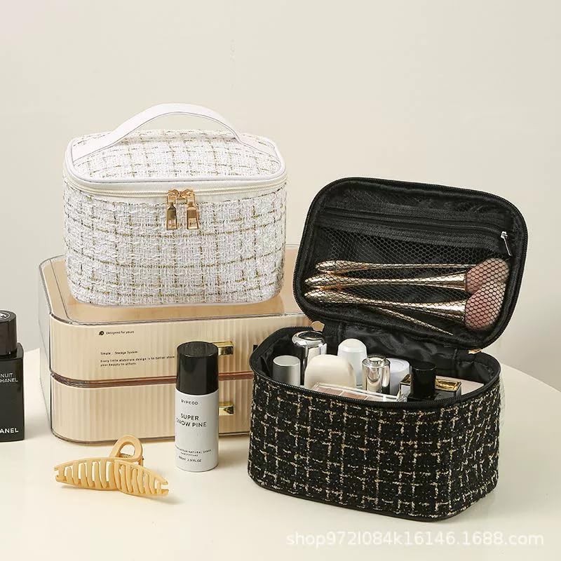 GOSATYUM Plaid Travel Makeup Bag, Portable Toiletries Organizer, black