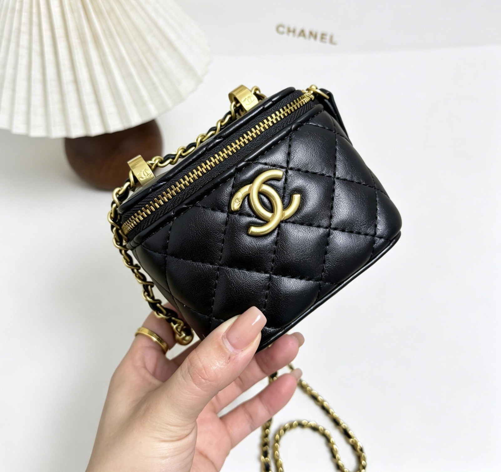 VIP-GIFT Makeup Bag Beauty Double Gold Ball Mini Box Bag Zipper Chain Crossbody
