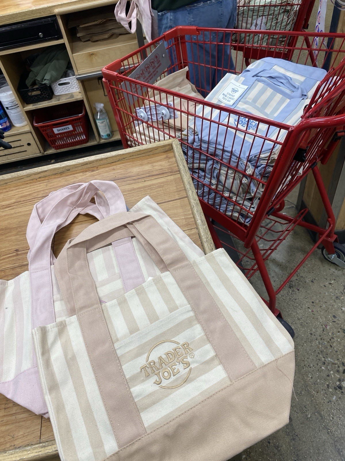 Trader Joe’s Limited Striped Mini Canvas Tote Bag (2026) – PINK/WHITE