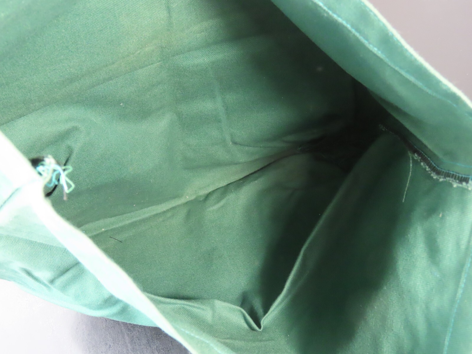READ Alaska Animals Green Cloth Carrying Tote 16″x16.5″ with Black Nylon Handles