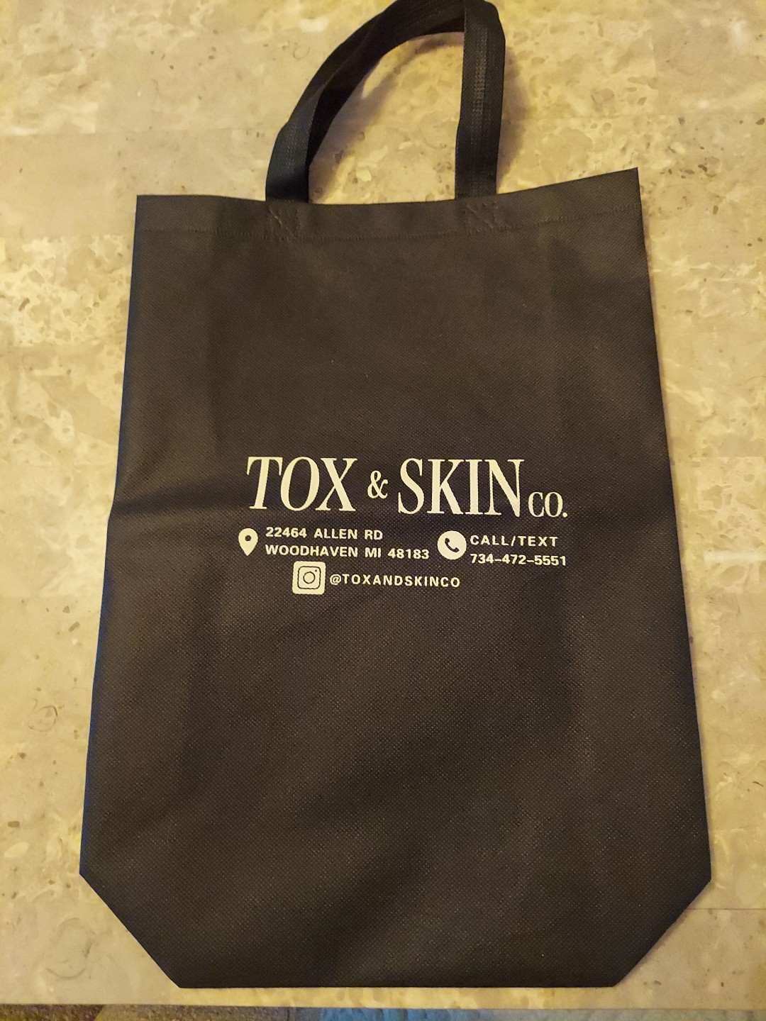 TOX AND SKIN CO TOTE CARRY BAG WOODHAVEN MI BLACK AND WHITE LOGO