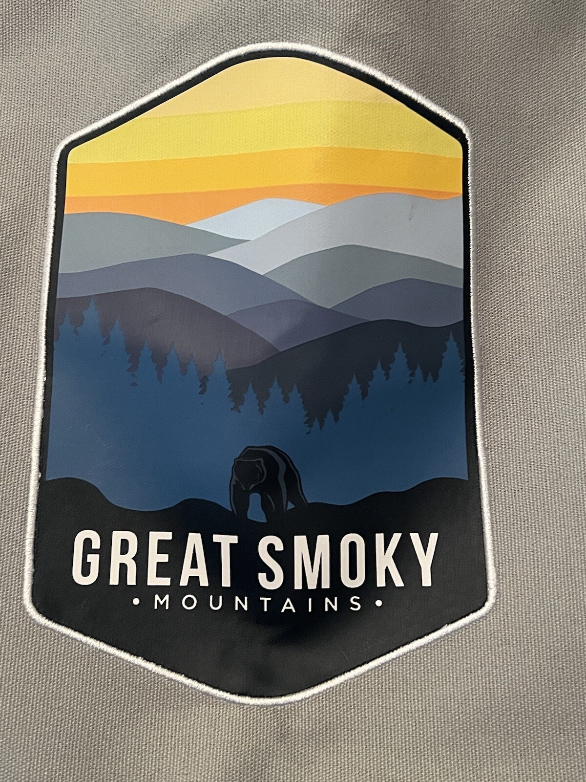Great Smoky Mountains Tote W/Mountains Bear Sunset Light Green Gray NWT Snaps