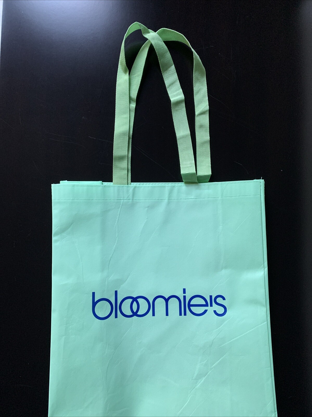 Bloomingdale’s bloomie’s Light Green Reusable shopping tote 16.5x14x6.5”