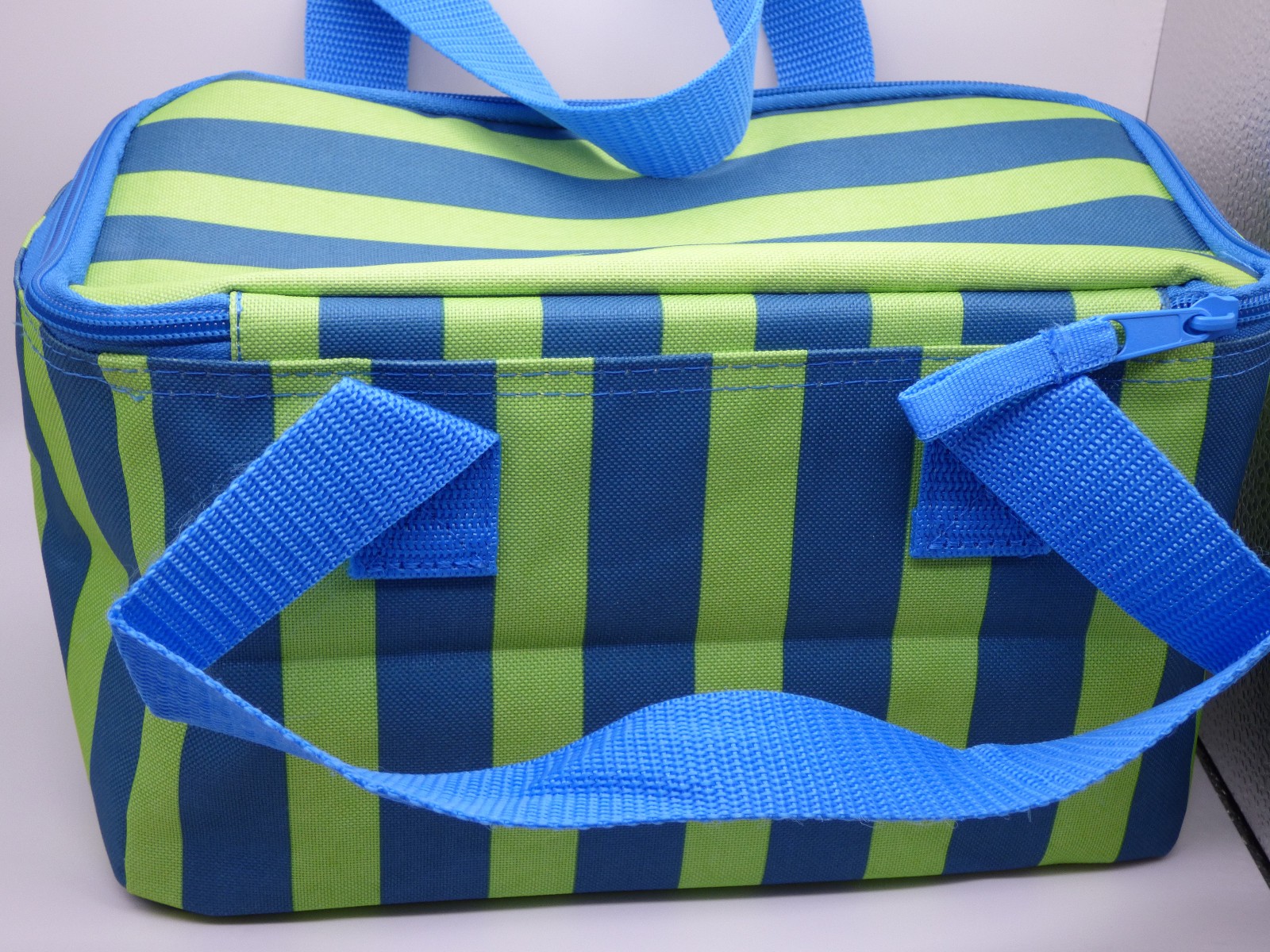 Trader Joe’s – Mini Insulated Bag – Striped Blue/Green – 10″ x 6″ x 6″ – 1.5 gal