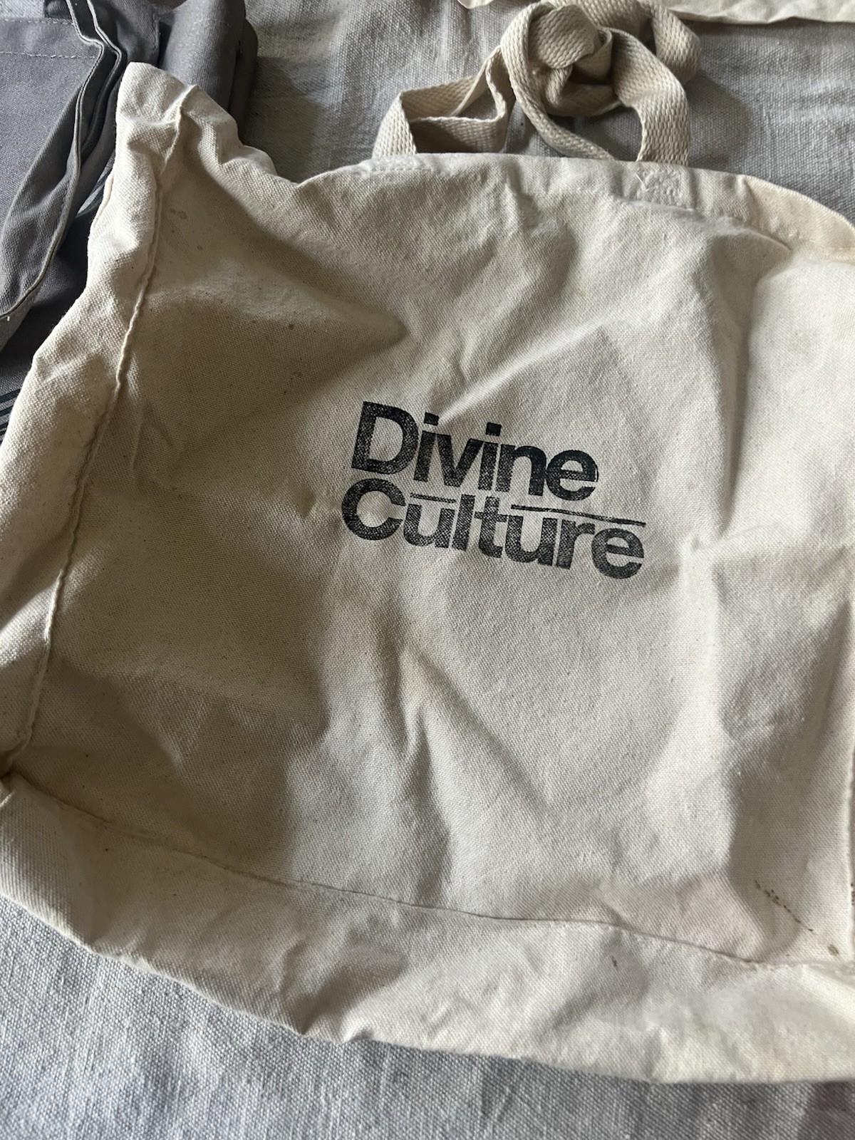 Lot of 6 NYC Canvas Tote Bags – Starbucks, Strand, NYT, Rethink, Locavore
