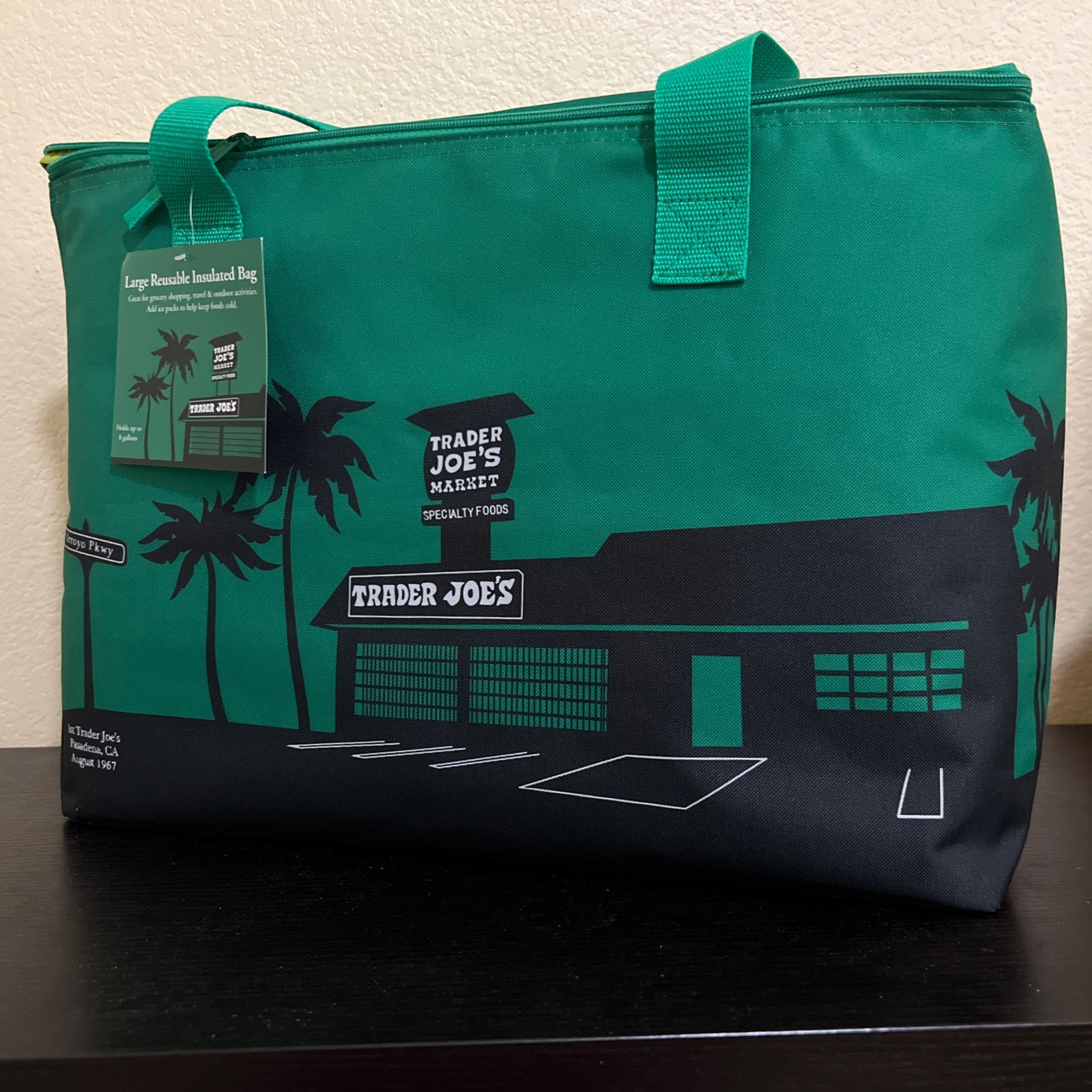 NWT TRADER JOE’S GREEN INSULATED REUSABLE LARGE 8 GALLON COOLER BAG