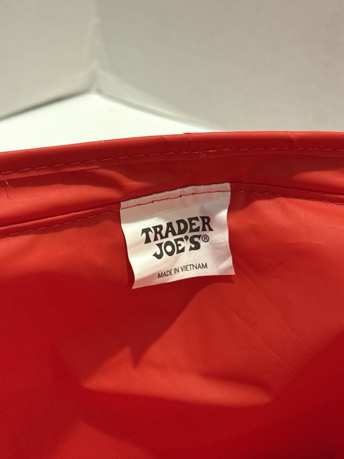Trader Joes Small 1.5 Gal Reusable Insulated Shopping Bag Cooler Red Carry Tote