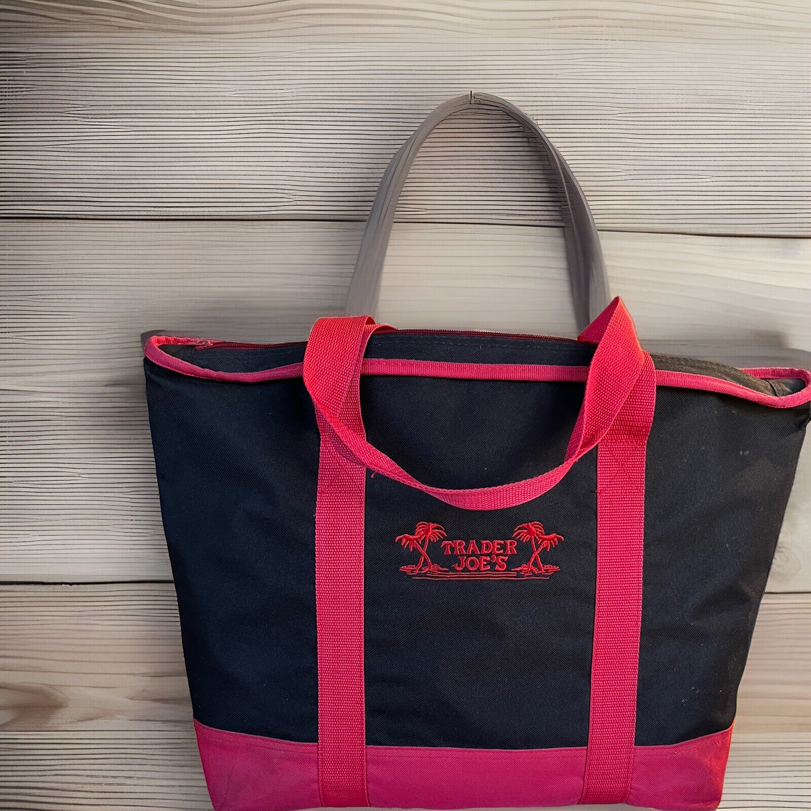 Trader Joes Reusable Insulated Cooler Tote Bag RED BLACK Large 20in x 14in