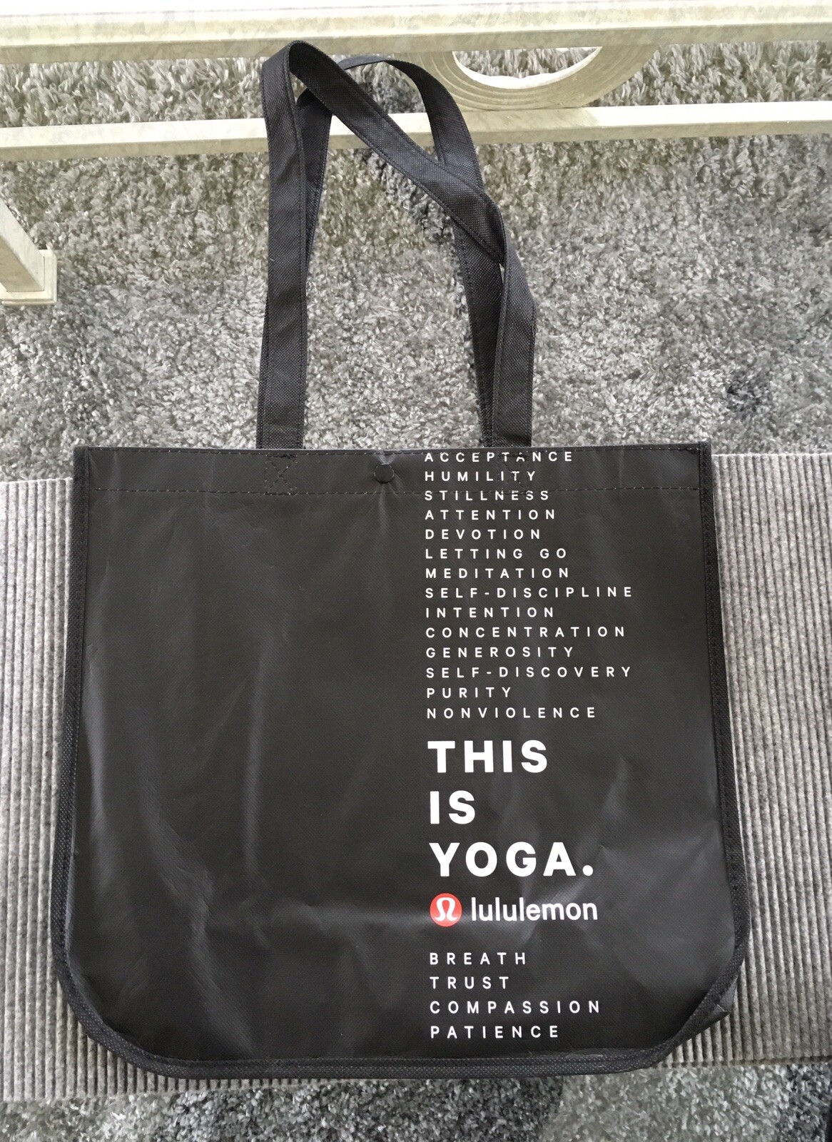 Lululemon Reusable Large Shopping Bag Black This Is Yoga Pre-Owned with Snap Top