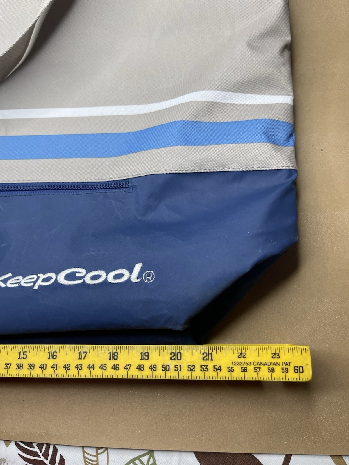 Keep Cool Insulated Tote Bag 25×18 Grey and Blue Zipper Clean Good Condition