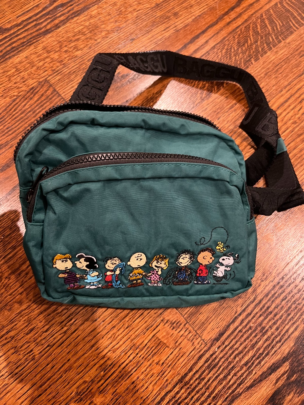 BAGGU Peanuts Embroidered Green Fanny Pack Crossbody Bag Used