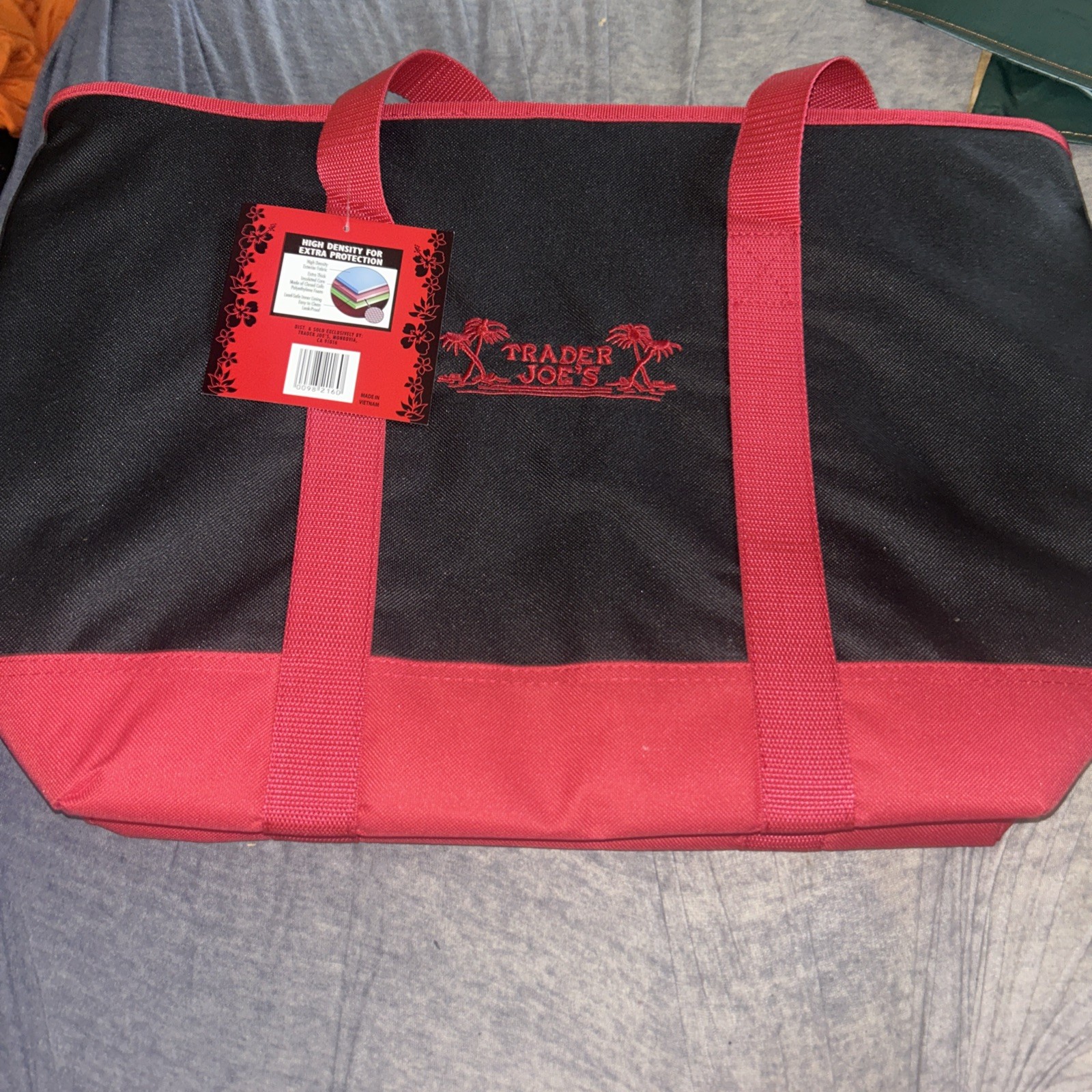 Trader Joe’s Black & Red Large Insulated Cooler Tote New With Tags!