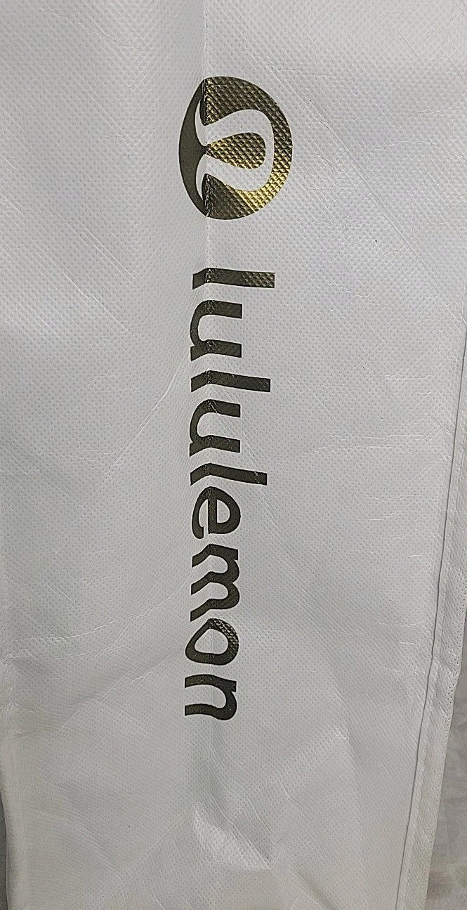 Lululemon – Shiny Patent White & Gold Manifesto Shopping Bag