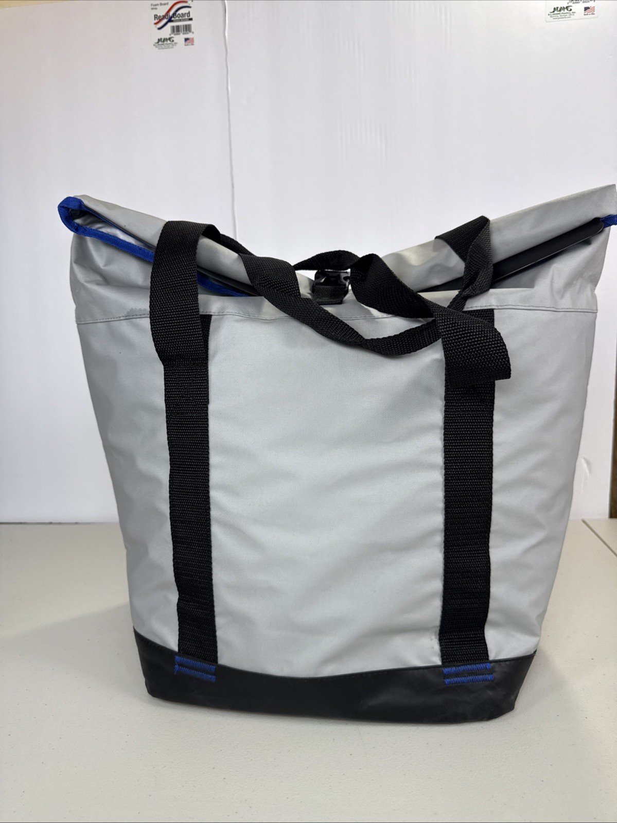 Costco Wholesale Reusable Insulated Shopping Cooler Bag Hot or Cold – Size 19×16