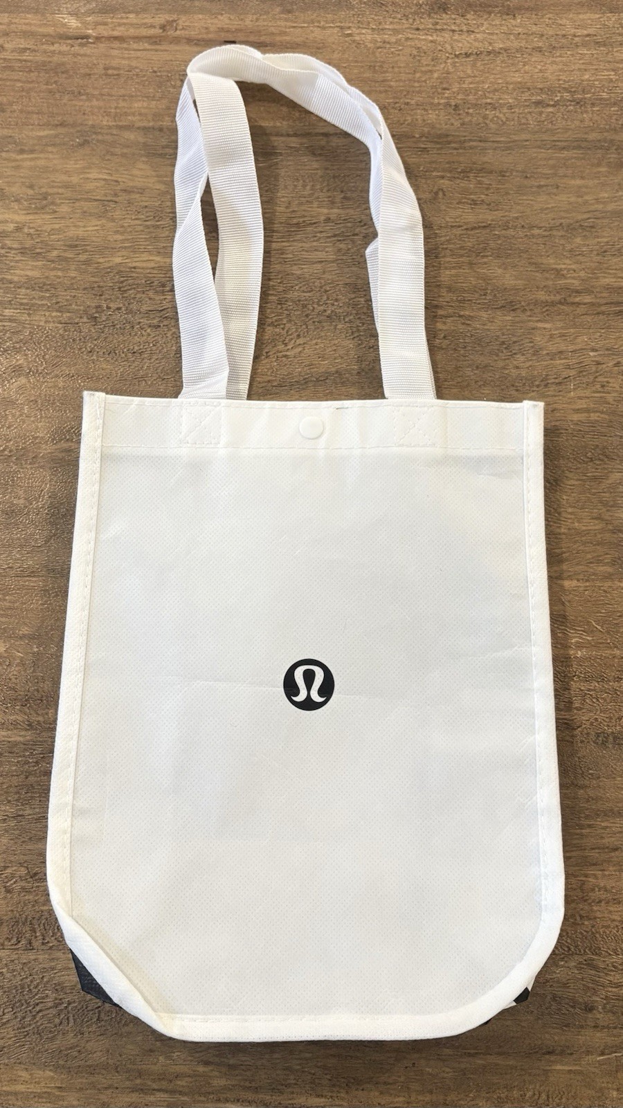 6 – Lululemon – New, Small Shopping Bags, (4 patterned, 2 solid) Free Ship
