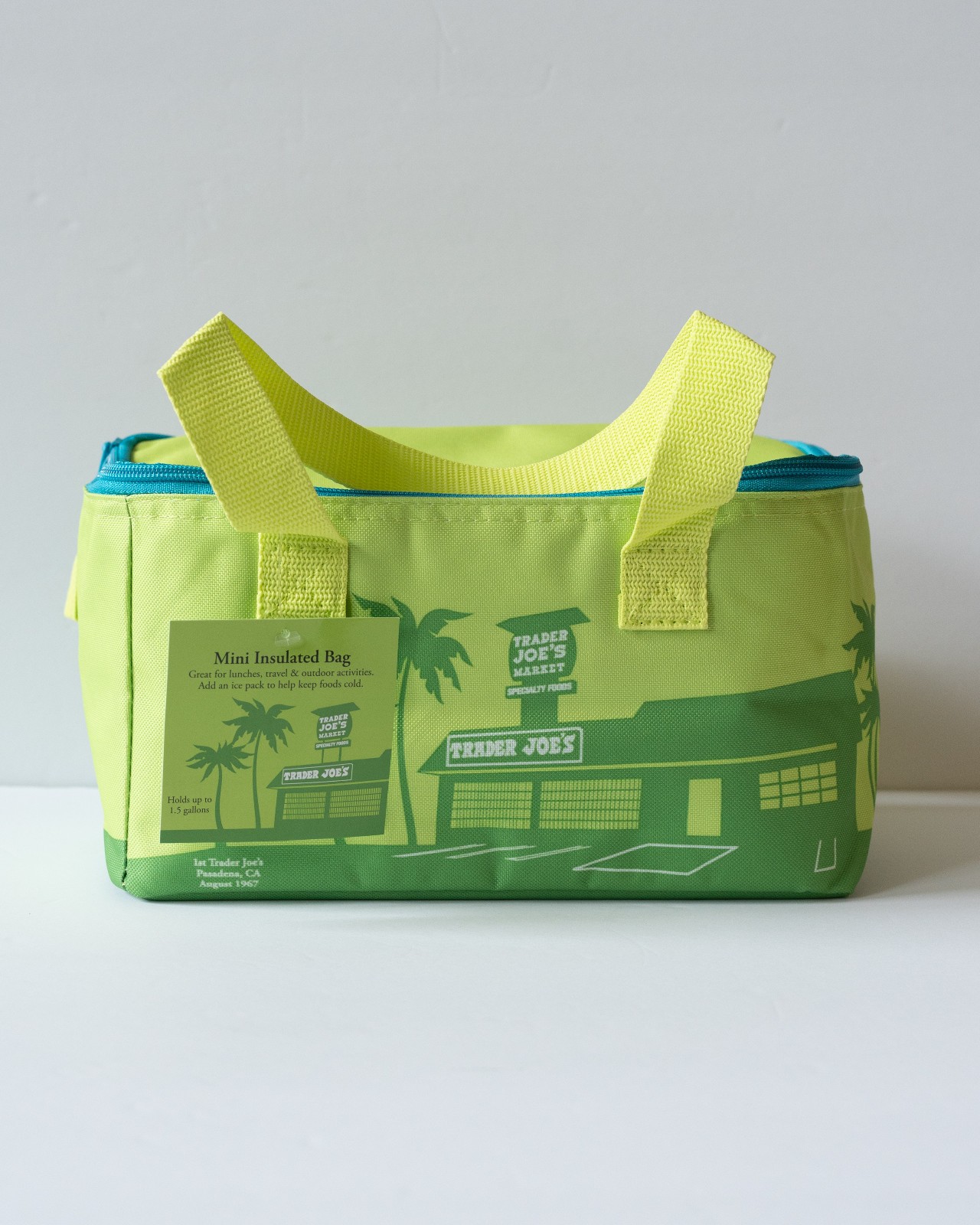 Trader Joe’s Insulated Mini Insulated Foldable Lunch Bag – Tropical – FREE SHIP!