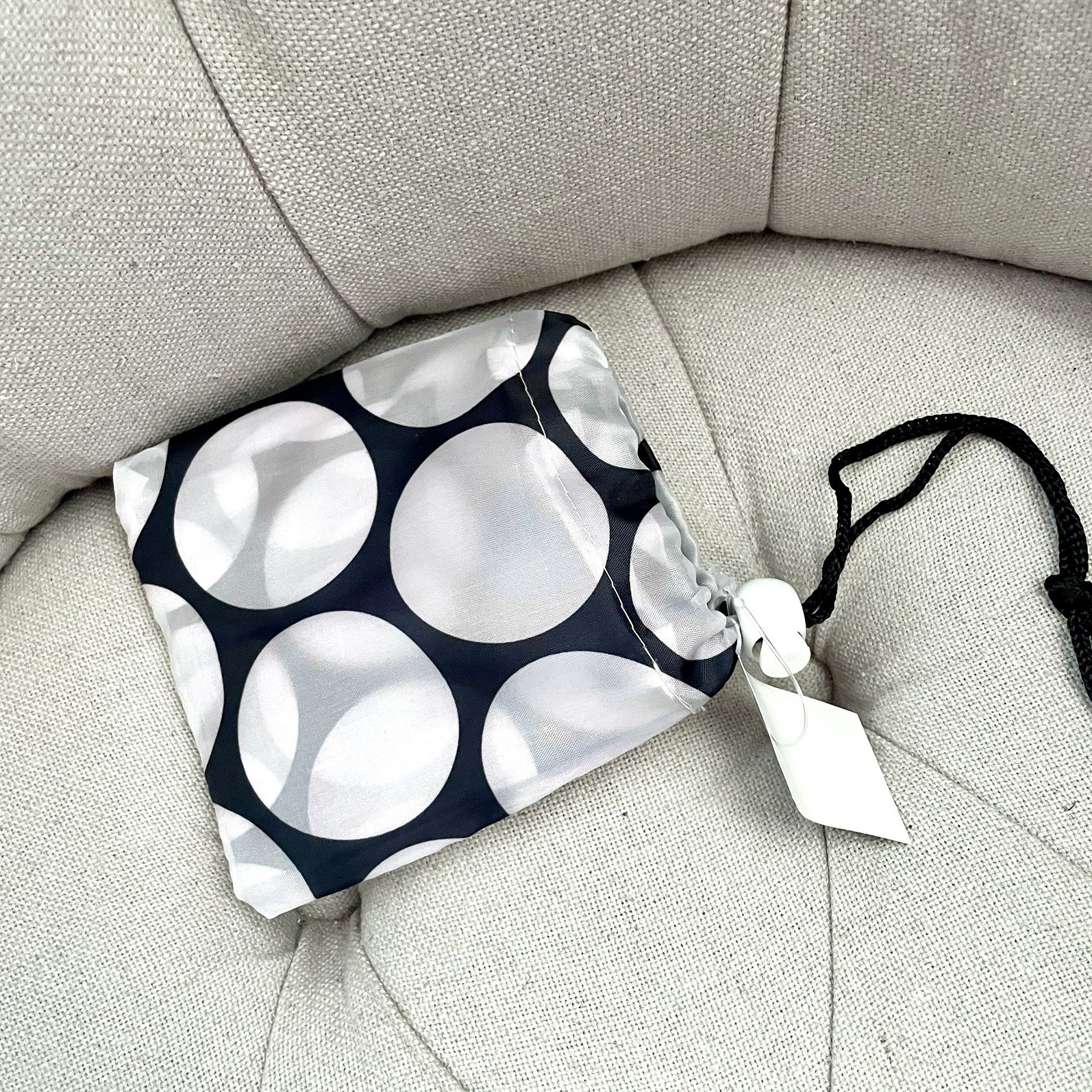 🖤 New foldable shopping travel pocket tote black & white polka dot packable bag