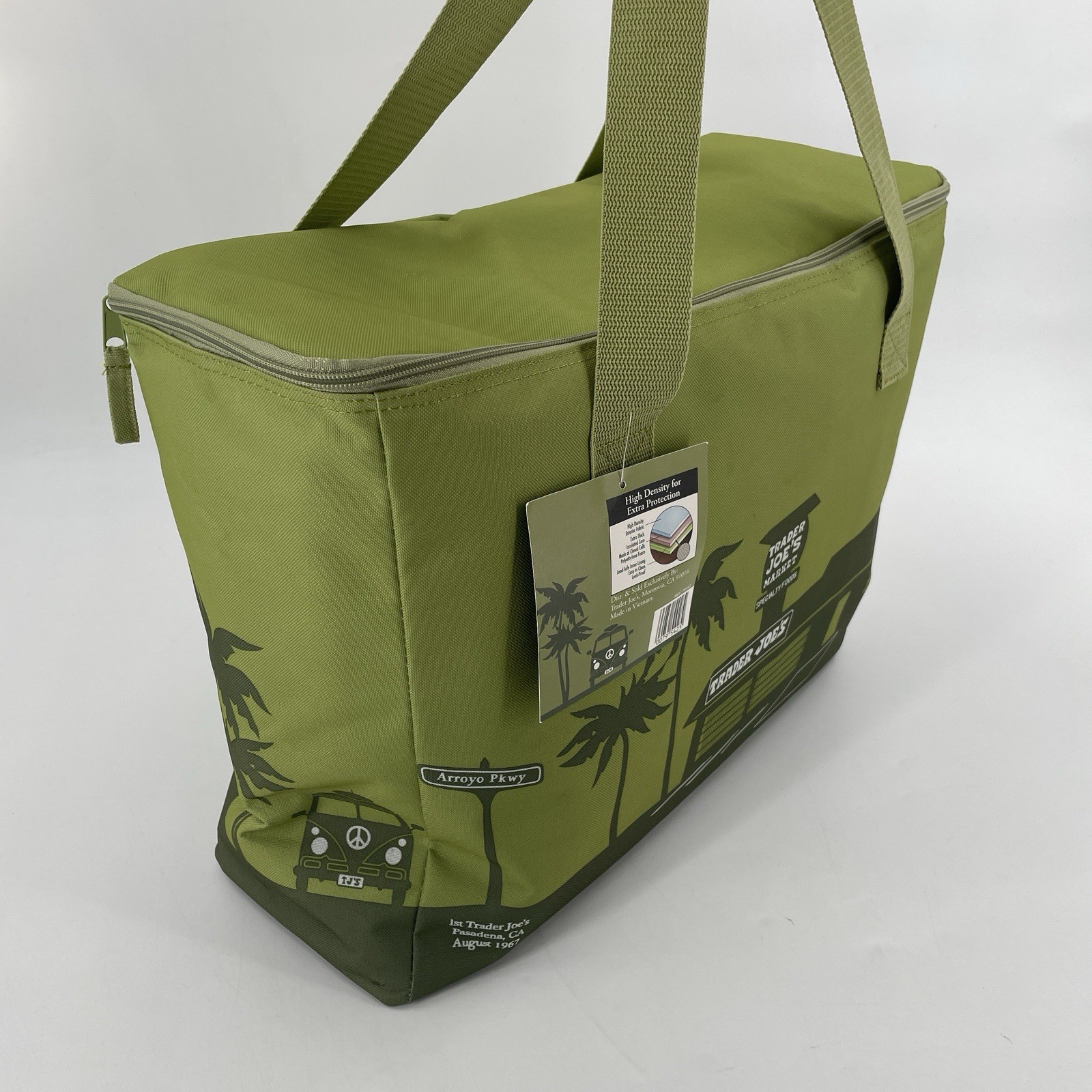 Trader Joe’s Large Reusable Insulated Tote Bag in Green – 8 Gallons