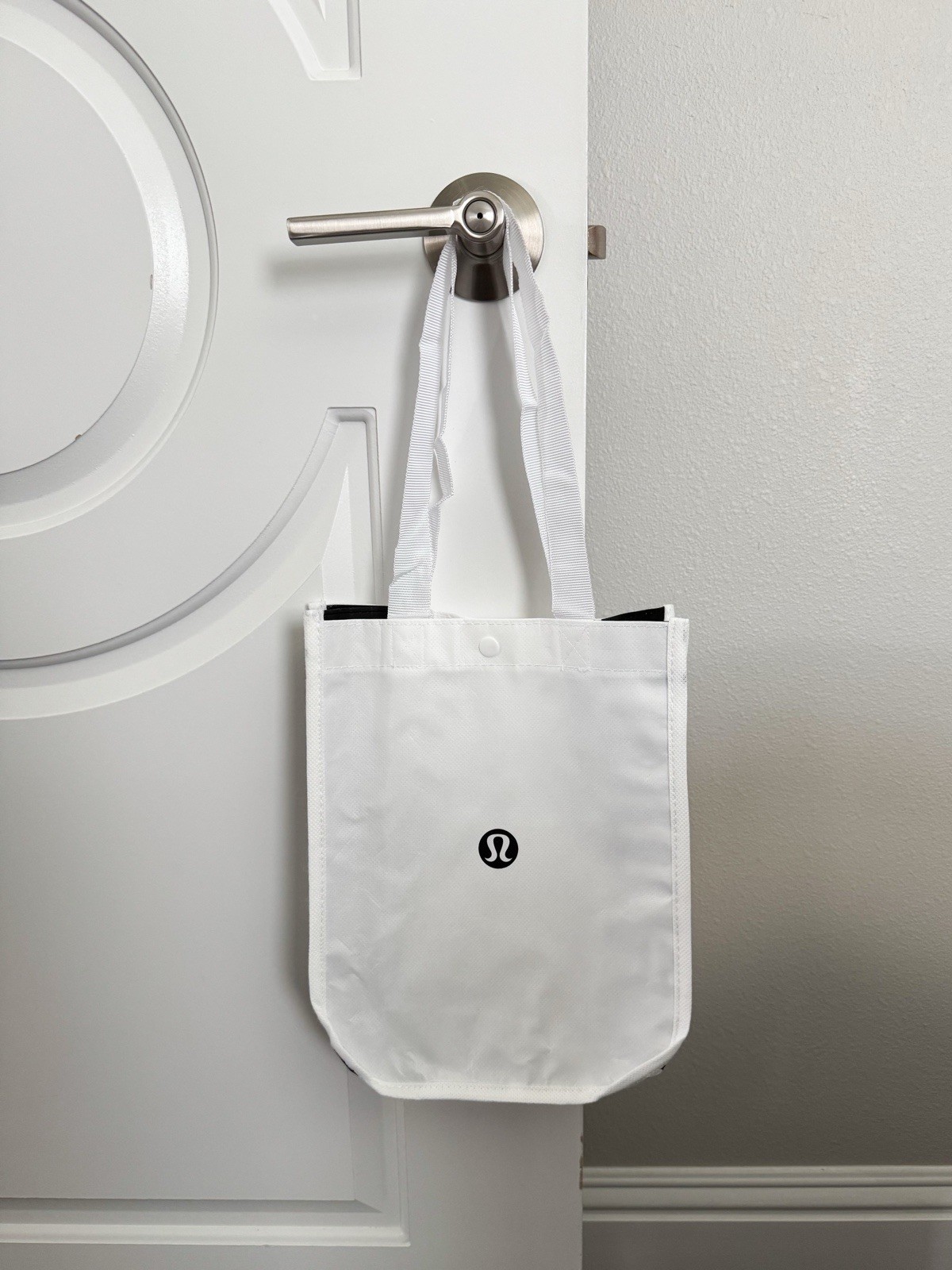 Lululemon Reusable Shopping Tote Bag 9 x 11.5 x 4.25 Black & White