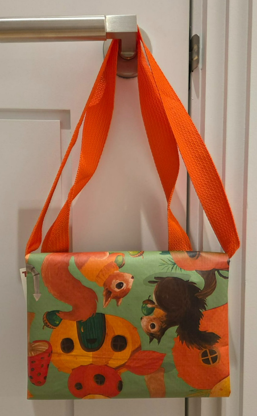 NWT TJ MAXX- Fall Squirrels Pumpkin Homes- Large Reusable Shopping Tote Eco Bag