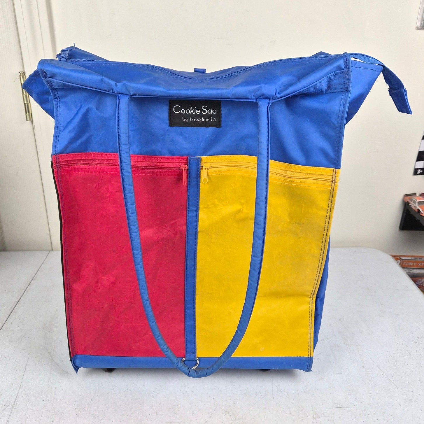 Travelwell Cookie Sac Rolling Tote Bag Handles Zipper Primary Colors Retro 90s