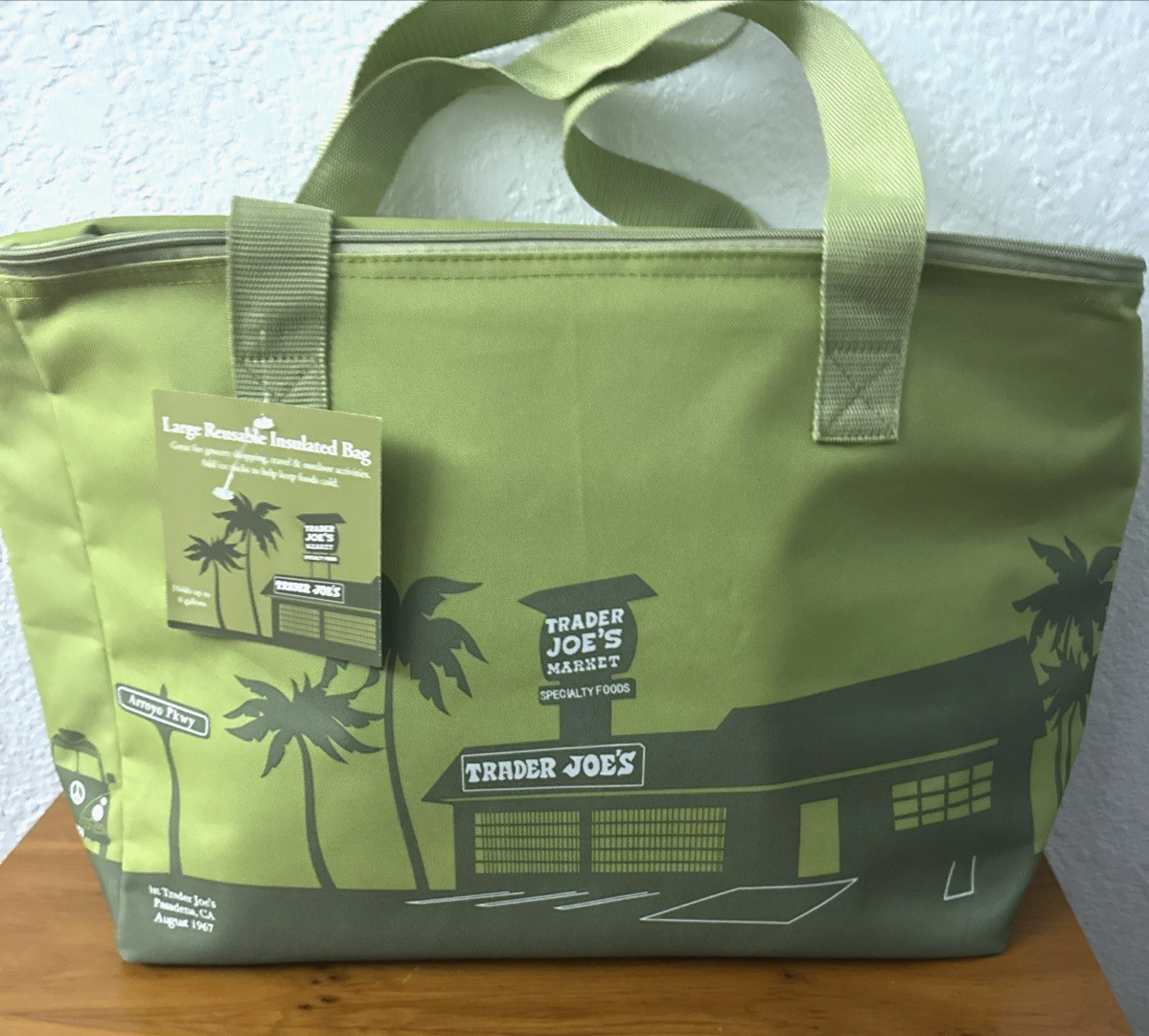 Trader Joe’s Large Reusable Insulated Olive Green Grocery Bag Travel Sport NWT