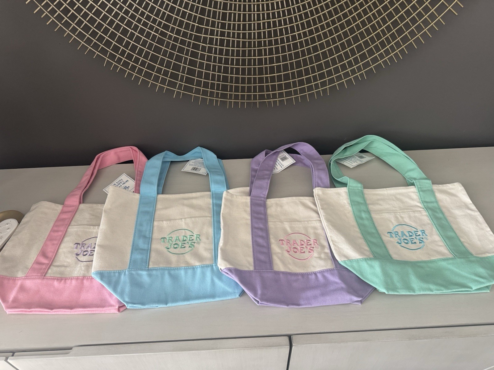 NEW Trader Joe’s Pastel Mini Totes 2025 set of 8 LIMITED EDITION NWT!!