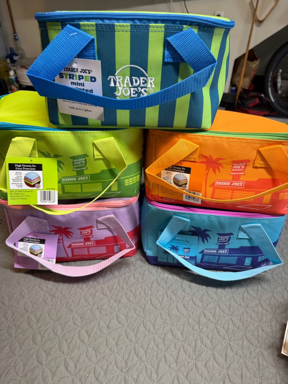 trader joes mini insulated bag(pick what color)