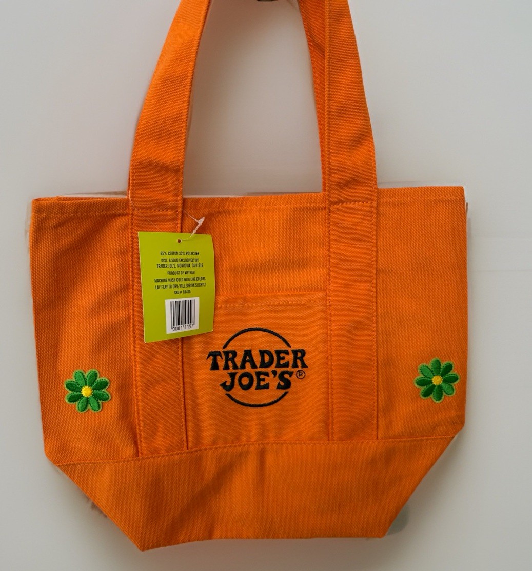 Trader Joe’s Mini Bag Embroidery Special 4 Flowers and 2 Bees