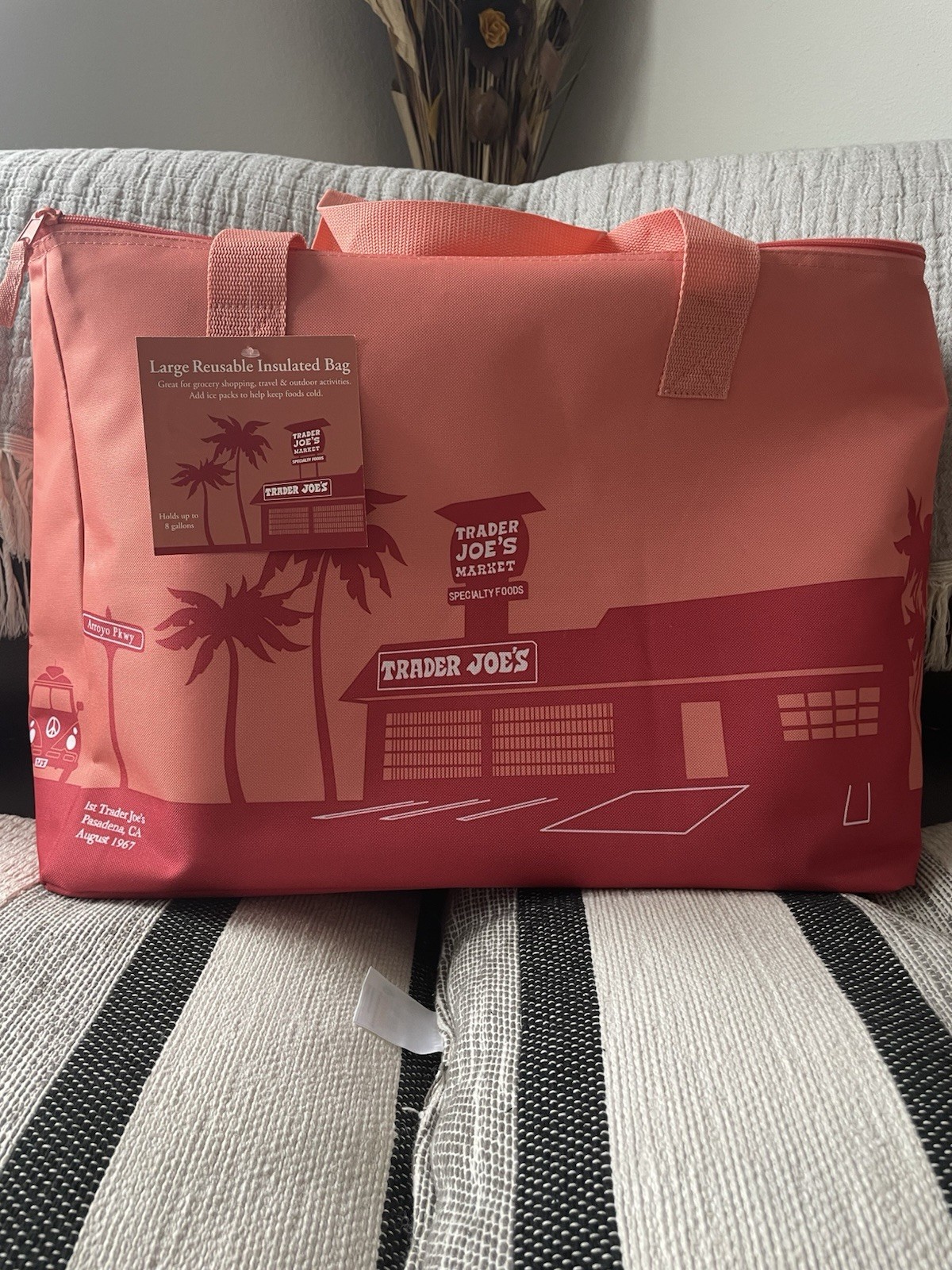 Trader Joe’s Large Peach Reusable Insulated Shopping Bag NWT