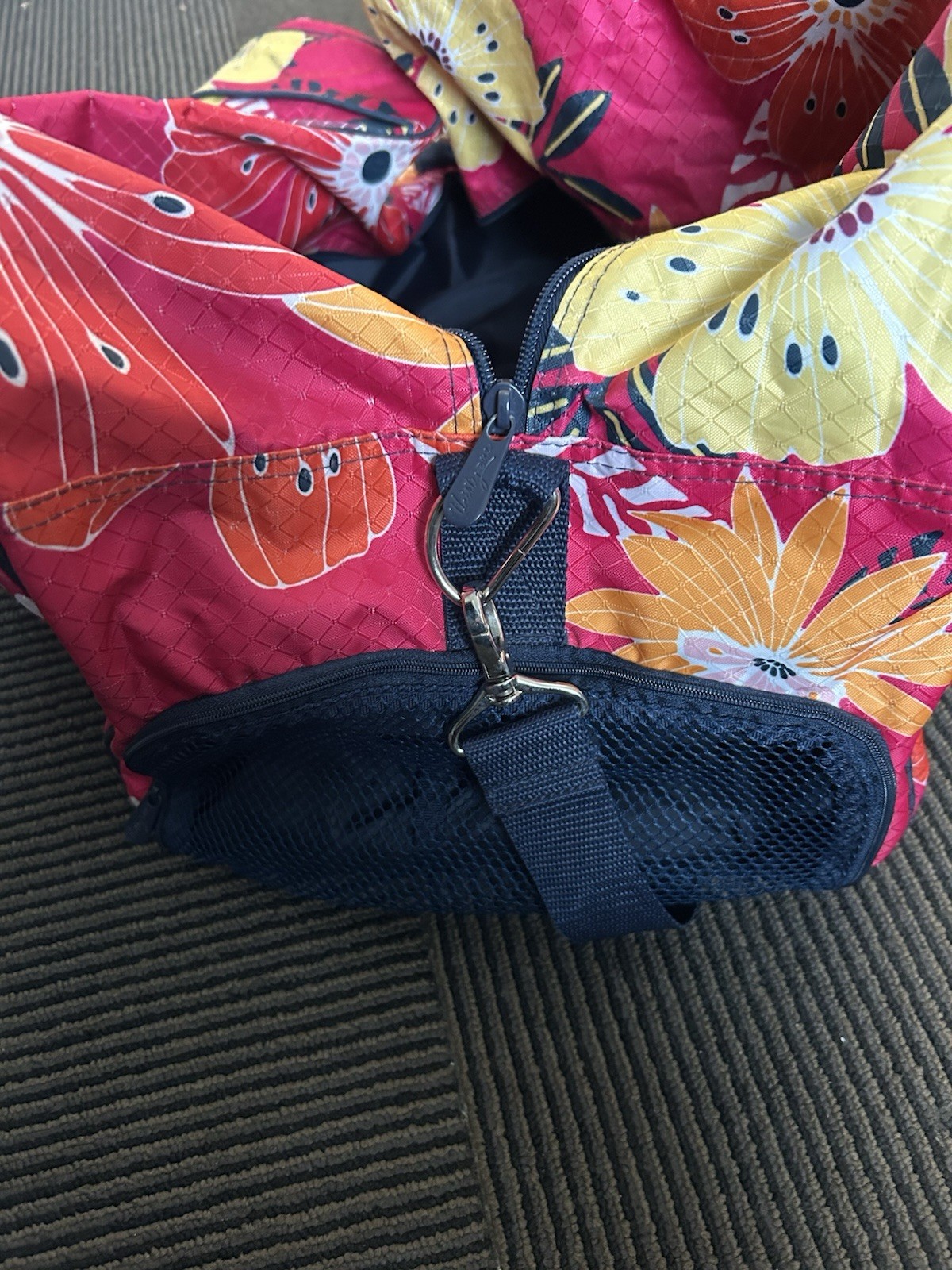 Floral Pattern Fabric Duffle Bag Foldable Zipper Closure Large 22x12x11