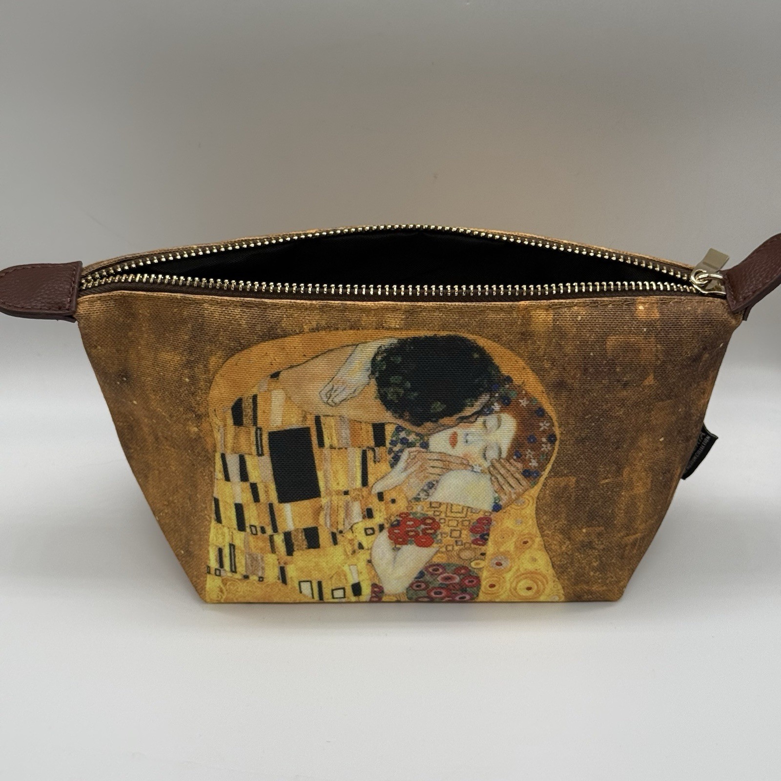 Plumeria The Museum Collection Gustav Klimt ‘The Kiss’ Canvas & Leather Bag 10×5