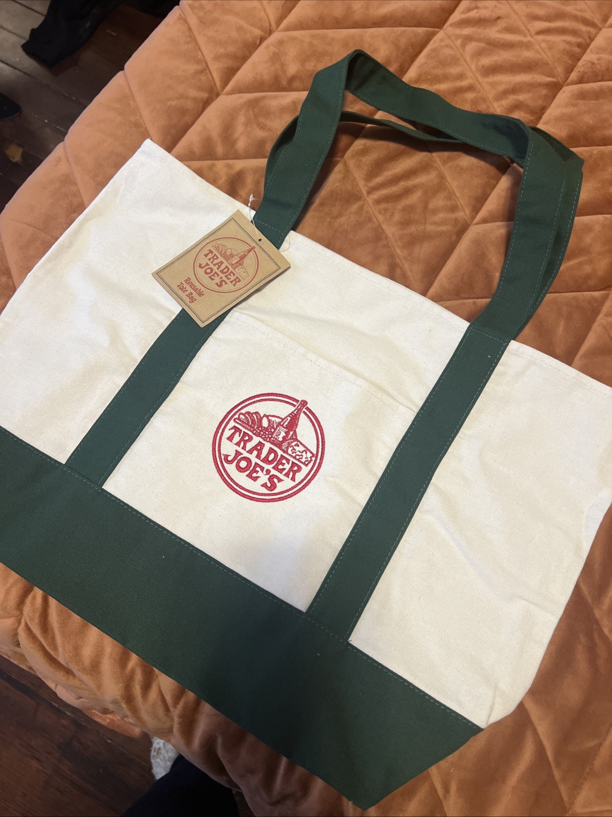 Trader Joe’s Reusable Large Shopping Grocery Tote Bag Green Strap Brand New